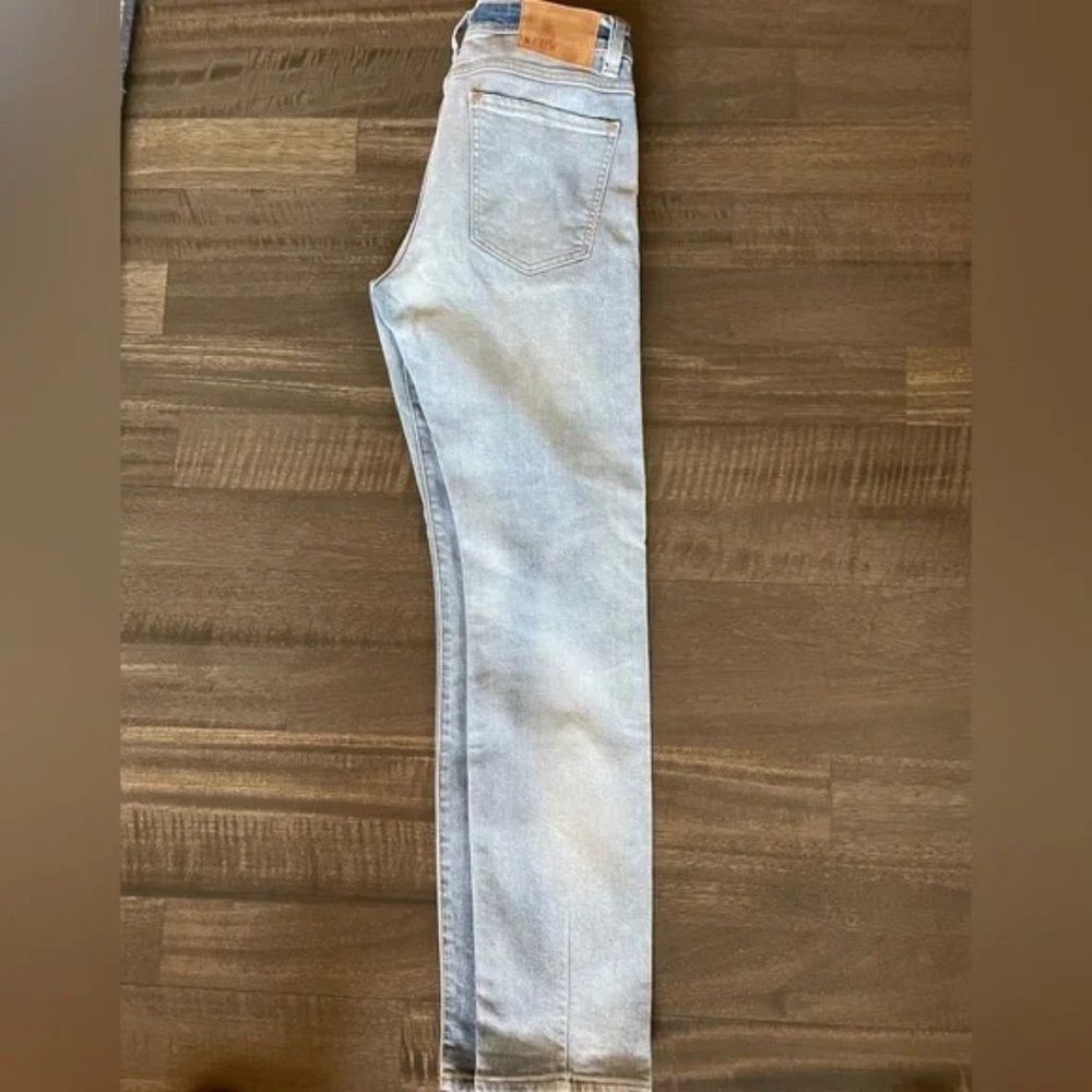 NWOT Neuw Demim - Light Blue Iggy Skinny - Size: 31/32
